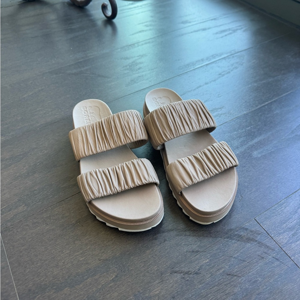 Sorel Women's Ruched Double-Strap Slide Sandals in Tan - Picture 3 of 6